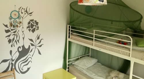 Férias em família alargada num pequeno resort perto Alcobaça Nazaré bedroom kids